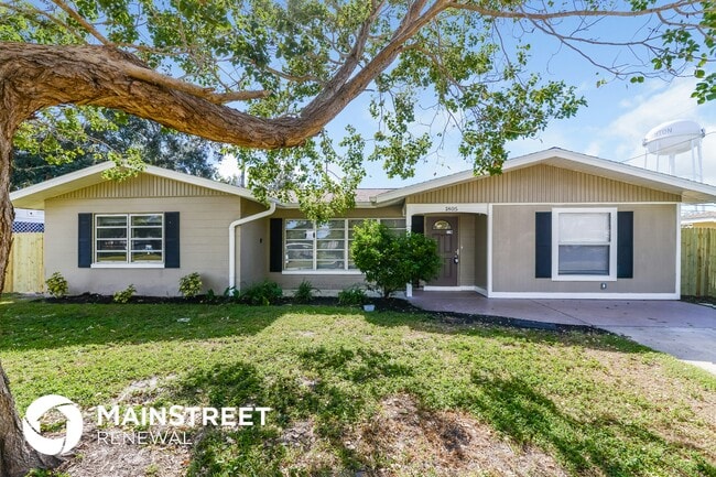 1805 16th Ave Dr W