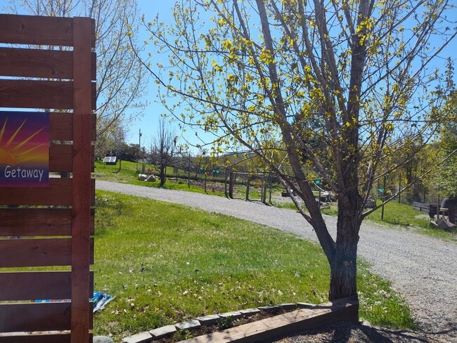 128 Riverside Dr in Eureka, MT - Building Photo - Building Photo