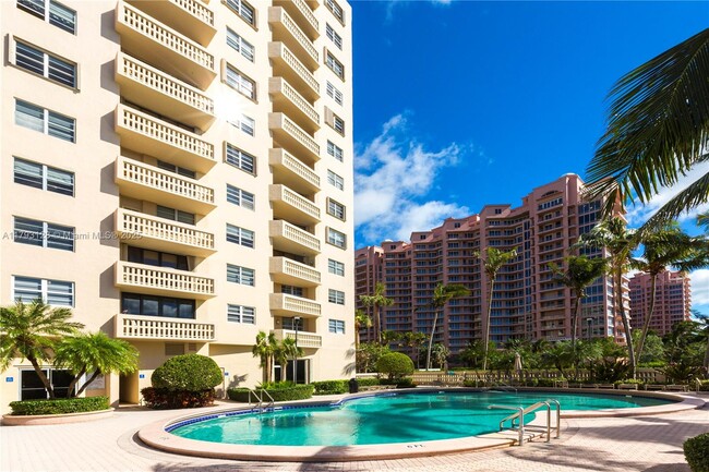 property at 90 Edgewater Dr