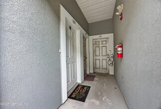 7067 Deer Lodge Cir in Jacksonville, FL - Building Photo - Building Photo