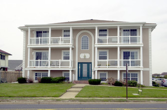 Residences/Avon-by-the-Sea in Avon By The Sea, NJ - Building Photo - Building Photo