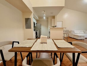 631 SW 111th Ln in Pembroke Pines, FL - Building Photo - Building Photo