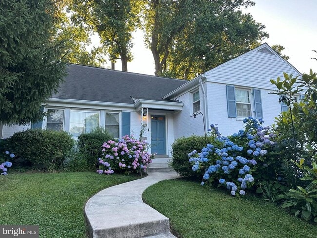 property at 5707 Cromwell Dr