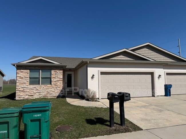 property at 1218 Hawthorn Ct