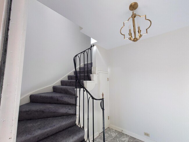 3200 E Hampshire St in Milwaukee, WI - Building Photo - Building Photo