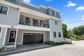 180 Adams St in Newton, MA - Building Photo - Building Photo