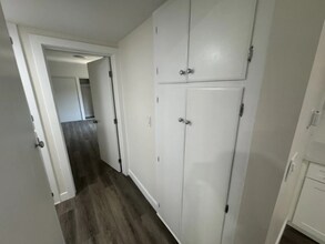 7730 Lexington Ave, Unit Apt 202 in West Hollywood, CA - Building Photo - Building Photo