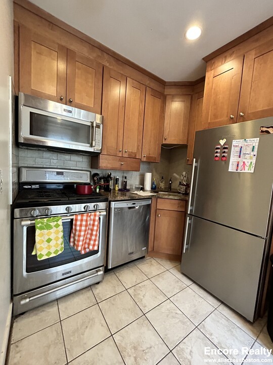 255 Kelton St, Unit #7 in Boston, MA - Building Photo