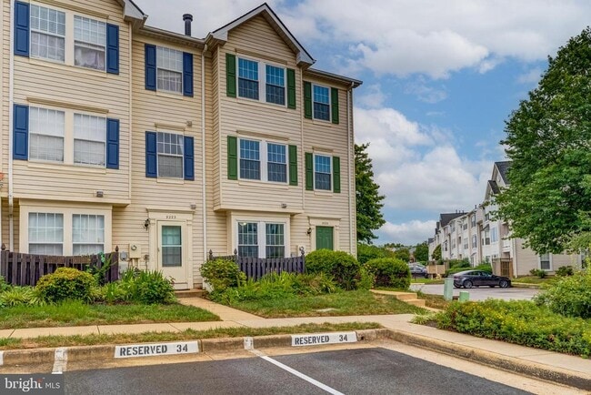 9225 Cardinal Forest Ln in Lorton, VA - Building Photo - Building Photo