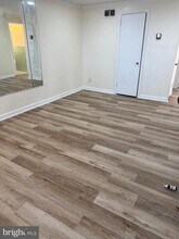 7972 Forrest Ave in Philadelphia, PA - Building Photo - Building Photo