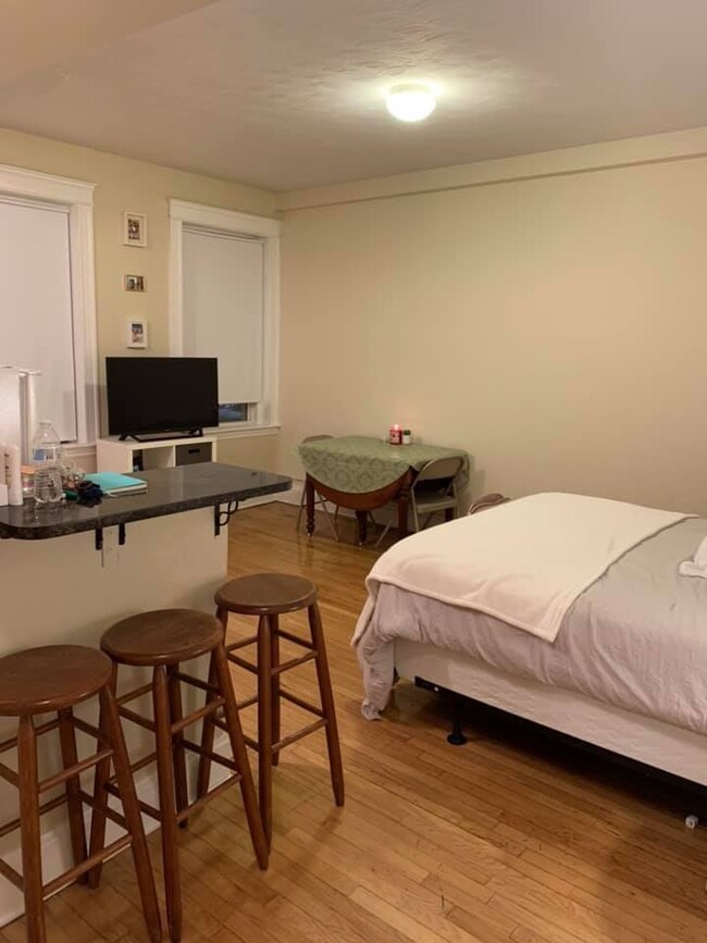 1100 Commonwealth Ave, Unit 15 in Boston, MA - Building Photo - Building Photo