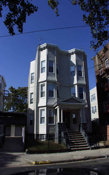 169 Delaware Ave in Jersey City, NJ - Building Photo - Building Photo