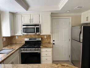 1212 Woodview Dr in Oceanside, CA - Building Photo - Building Photo