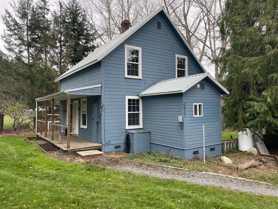 2477 E Matsen Ln in Oak Harbor, WA - Building Photo