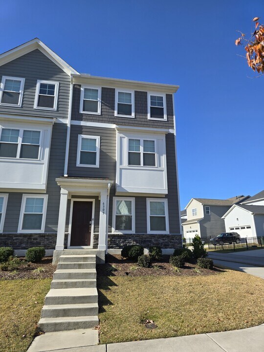 6309 Truxton Ln in Raleigh, NC - Building Photo