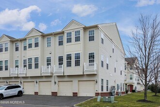 43 Jake Dr in Tinton Falls, NJ - Building Photo - Building Photo