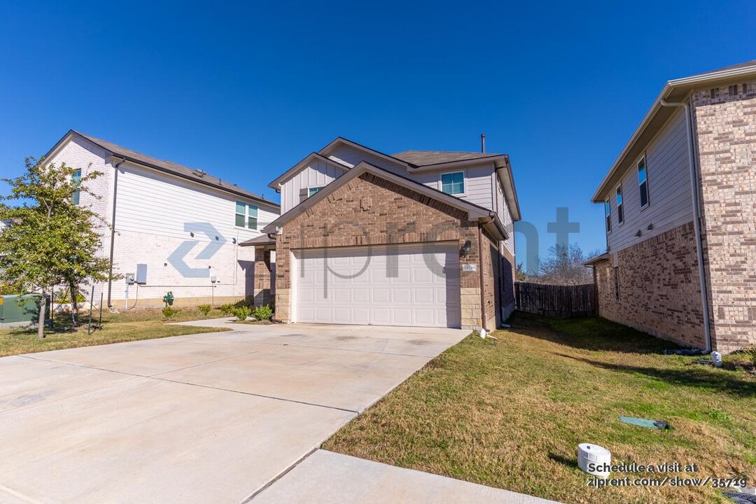 19716 Caroline Harrison St in Manor, TX - Building Photo