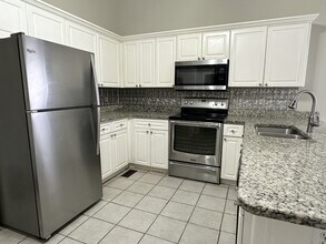 515 Meadow Ridge Cir in Birmingham, AL - Foto de edificio - Building Photo