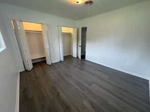 5985 Smith St in Groves, TX - Building Photo - Building Photo