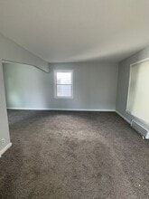 21504 Gardenview Dr in Maple Heights, OH - Building Photo - Building Photo