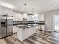 1040 N Green Dr photo'