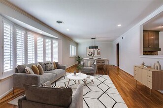 6815 Santa Maria Ln in Dallas, TX - Building Photo - Building Photo