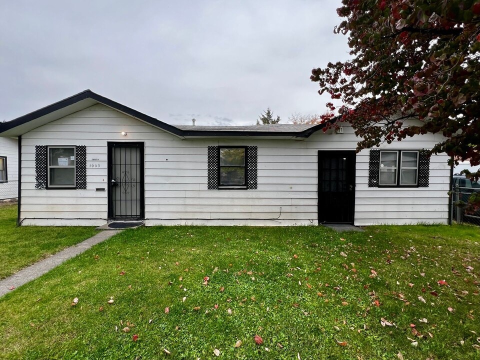 1003 S 8th St in Yakima, WA - Building Photo