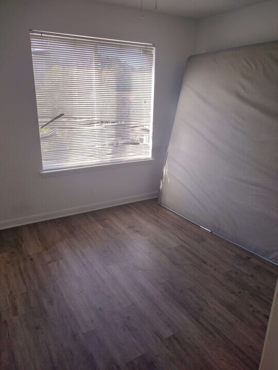 1221 University Ct, Unit 204 in Raleigh, NC - Foto de edificio
