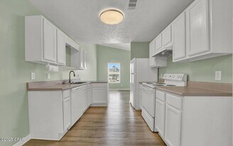 9030 Houston St in Panama City Beach, FL - Building Photo