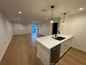 15238 Kingsbury St in Los Angeles, CA - Building Photo - Building Photo