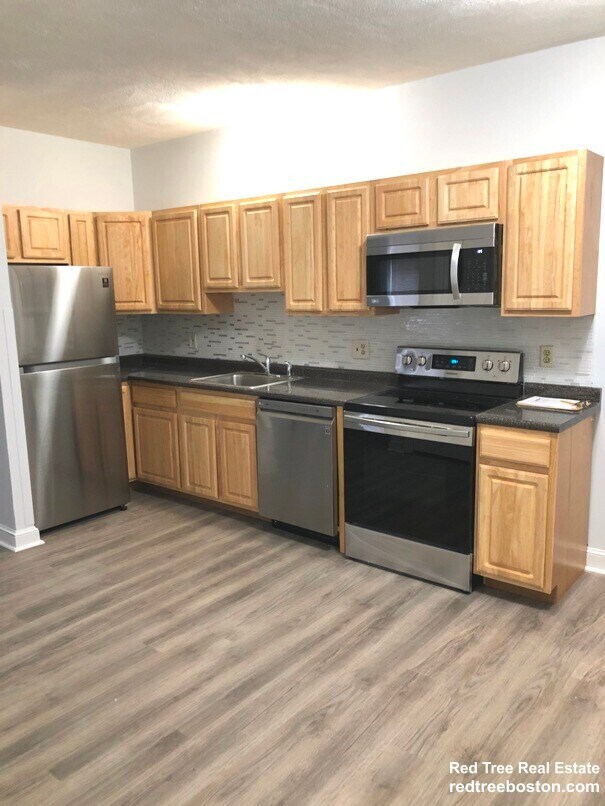 118 Berkshire St, Unit 3 in Cambridge, MA - Building Photo - Building Photo