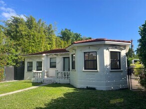 4575 Post Ave in Miami Beach, FL - Building Photo - Building Photo