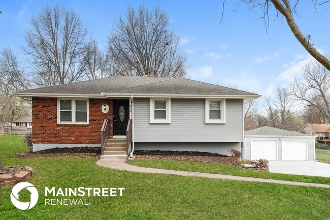 property at 912 NE 113 St