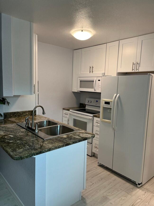 property at 2020 Lee Dr