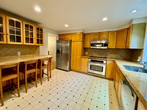 9 Brooks Rd in Sudbury, MA - Building Photo - Building Photo
