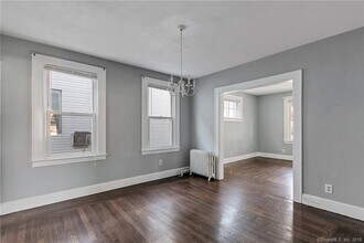 107 Davis st, Unit 1st floor in New Haven, CT - Foto de edificio - Building Photo