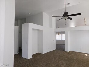 105 Aruba Isle Dr in Henderson, NV - Building Photo - Building Photo