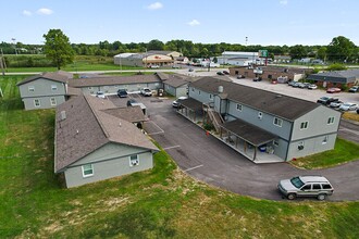 Windmill Apartments in Indianapolis, IN - Building Photo - Building Photo