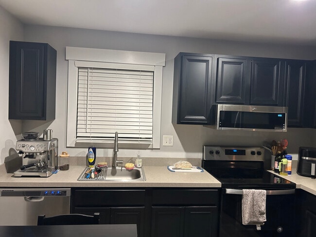 1837 Winn Aly in Charlottesville, VA - Foto de edificio - Building Photo