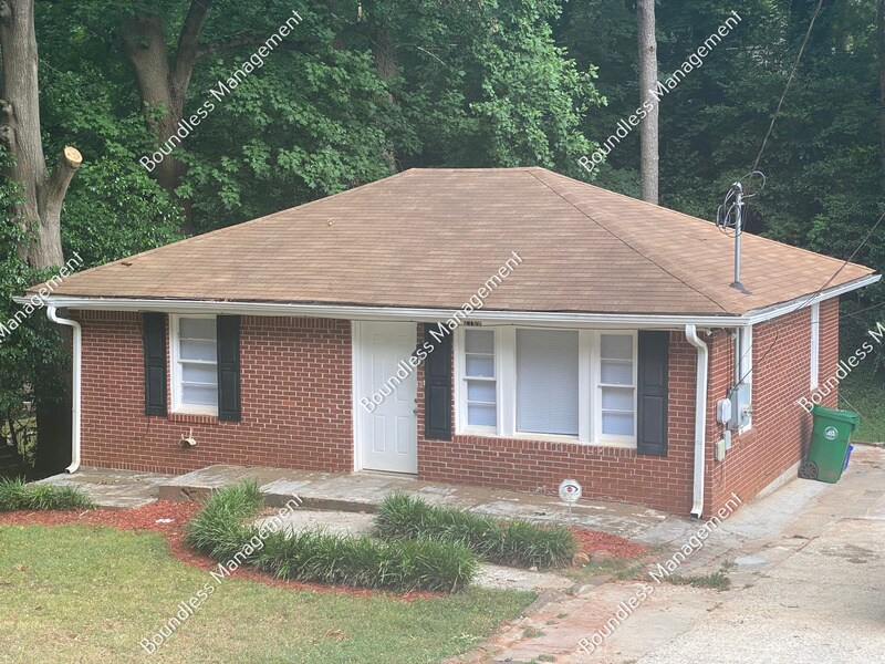 2169 Rexford Dr in Decatur, GA - Building Photo