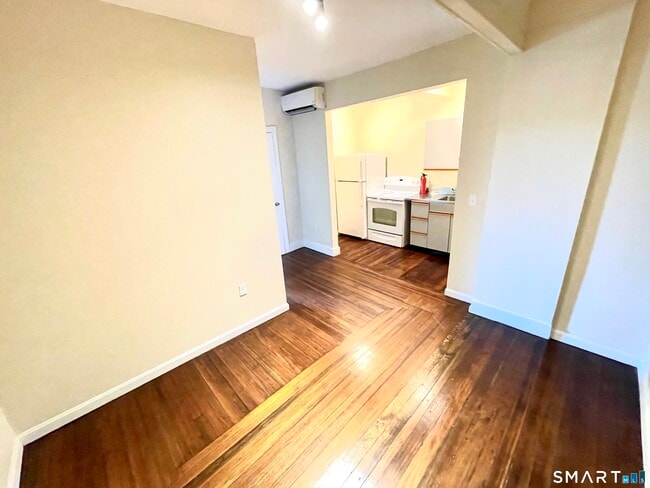 1015 W Main St in Waterbury, CT - Building Photo - Building Photo