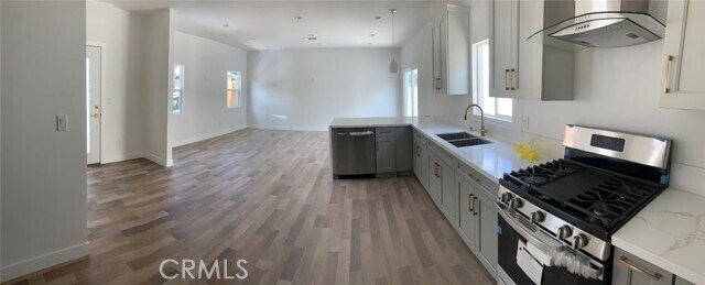 19509 Enadia Way in Los Angeles, CA - Building Photo - Building Photo