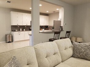12086 Canyon Rock Ln in San Antonio, TX - Building Photo - Building Photo