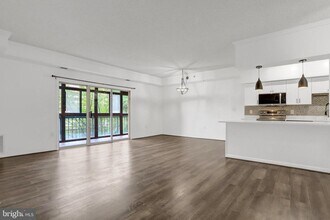 1211 S Eads St in Arlington, VA - Building Photo - Building Photo
