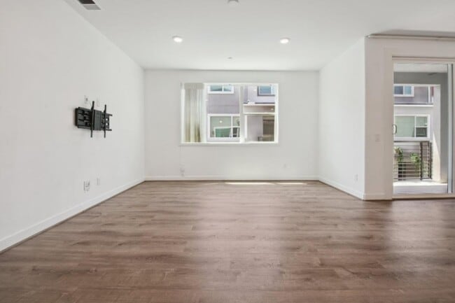 275 Carmona in Lake Forest, CA - Building Photo - Building Photo