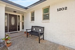 1202 Walnut Bend Ln in Houston, TX - Building Photo - Building Photo