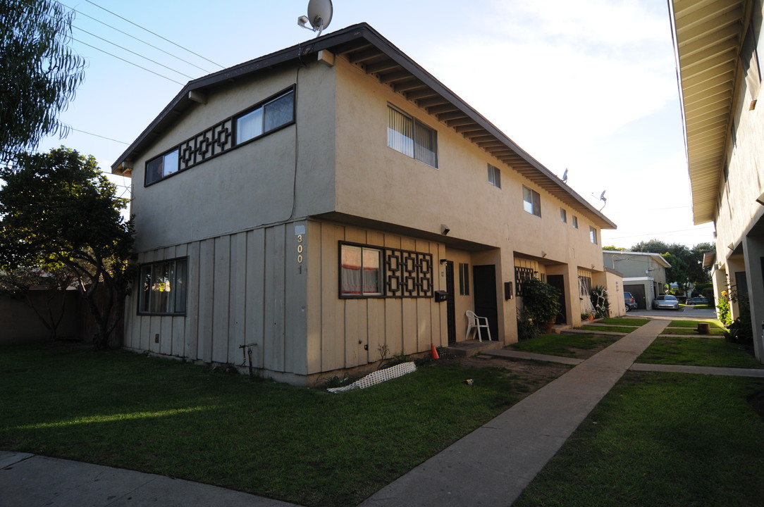 3001 Filmore Way in Costa Mesa, CA - Building Photo