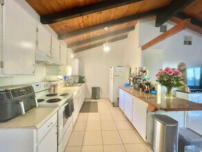 888 Panepoo St in Kihei, HI - Building Photo - Building Photo