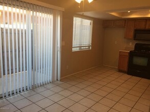2847 N 46th Ave in Phoenix, AZ - Building Photo - Building Photo