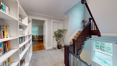 16 Linder Ter, Unit 1 in Newton, MA - Foto de edificio - Building Photo